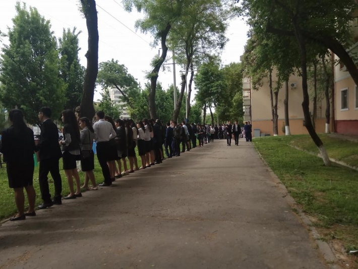 Студенты встречают дорогого гостя
