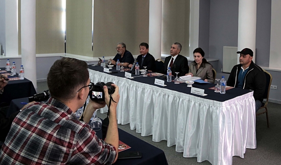 Айдын Гударзи, Енисей Кан, Ахмед Алиев, Мехрибон Алиева, Саидазиз Набиходжаев. Фото Умиды Ахмедовой