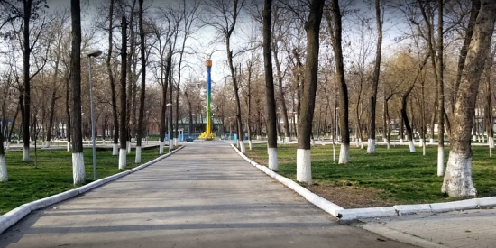 К слову, в парке имеется и небольшой дом 