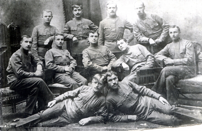 Командиры Ташкентской крепости. 1918 год. Среди них помощник начальника учебной команды гарнизона крепости Шешарин– (Шашарин) и Казаков, в 1919-м расстрелянные как агенты Осипова