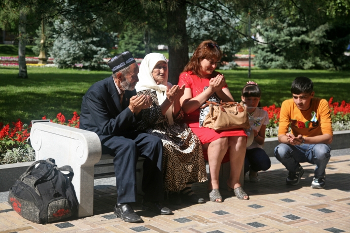 Ташкент, площадь Памяти, 9 мая 2015