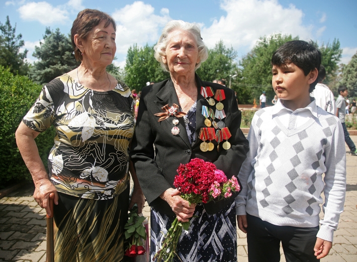 Ташкент, Волгоградское мемориальное кладбище, 9 мая 2015