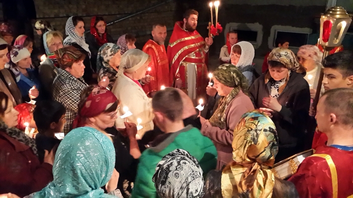 Празднование Пасхи в православной церкви г. Ангрена